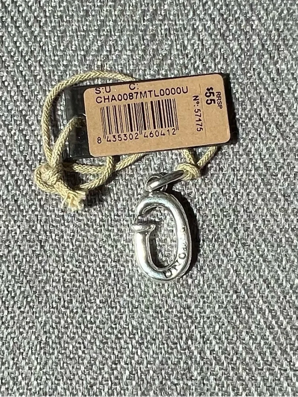 'G' Silver-tone Charm by UNO de 50 - Picture 3 of 4
